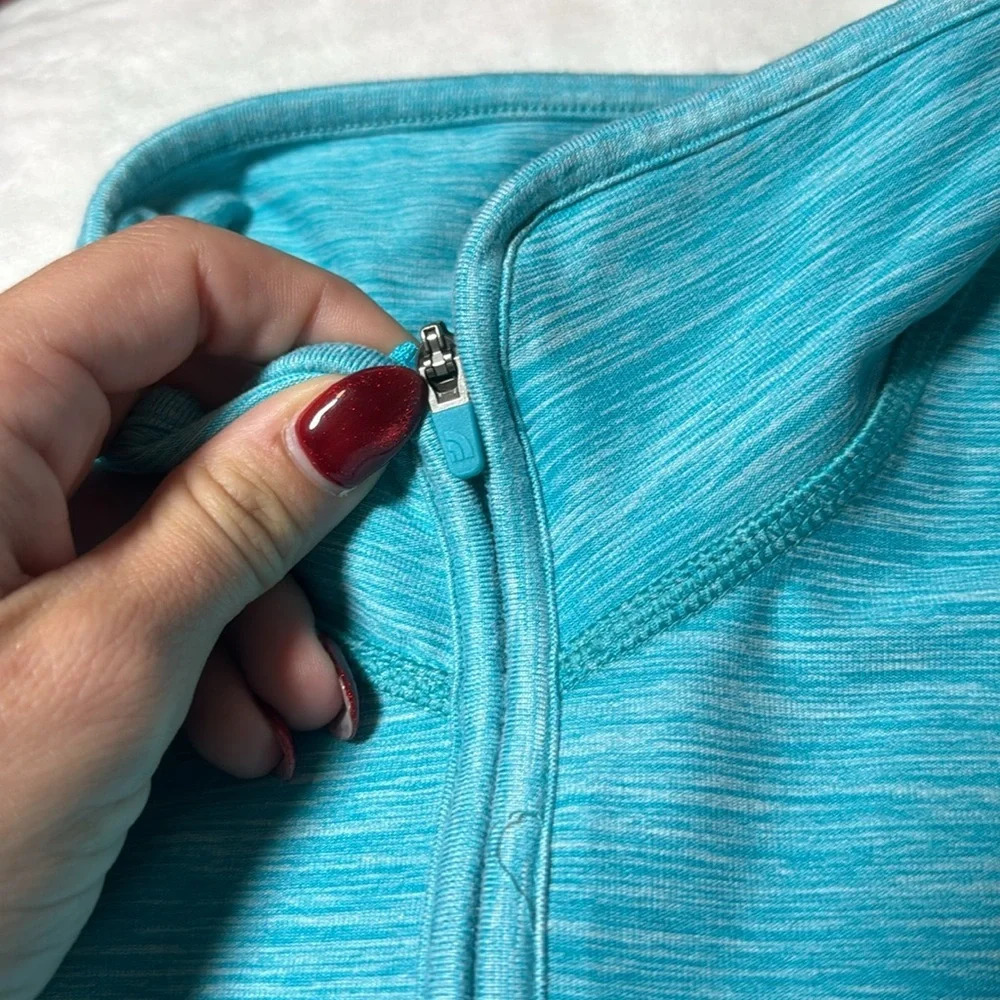 The North Face Lightweight Athletic Quarter Zip - Picture 4 of 13